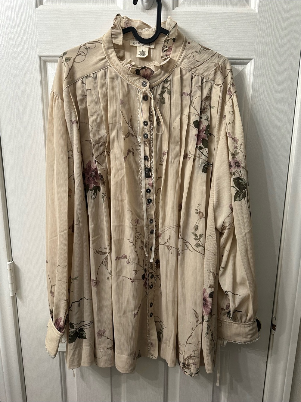 Torrid FESTI Top Cream Pink Floral Button-Down Blouse Ruffled Collar Tie 2X NWT